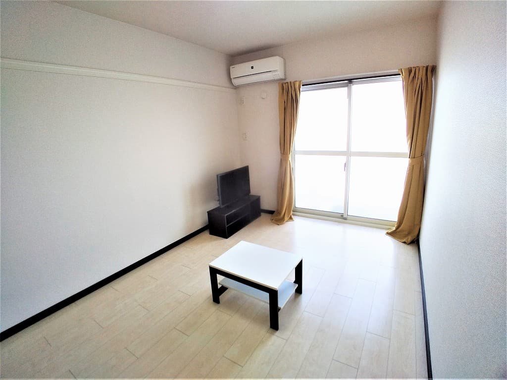 Preview interior of LEONEXT Luna Omiya