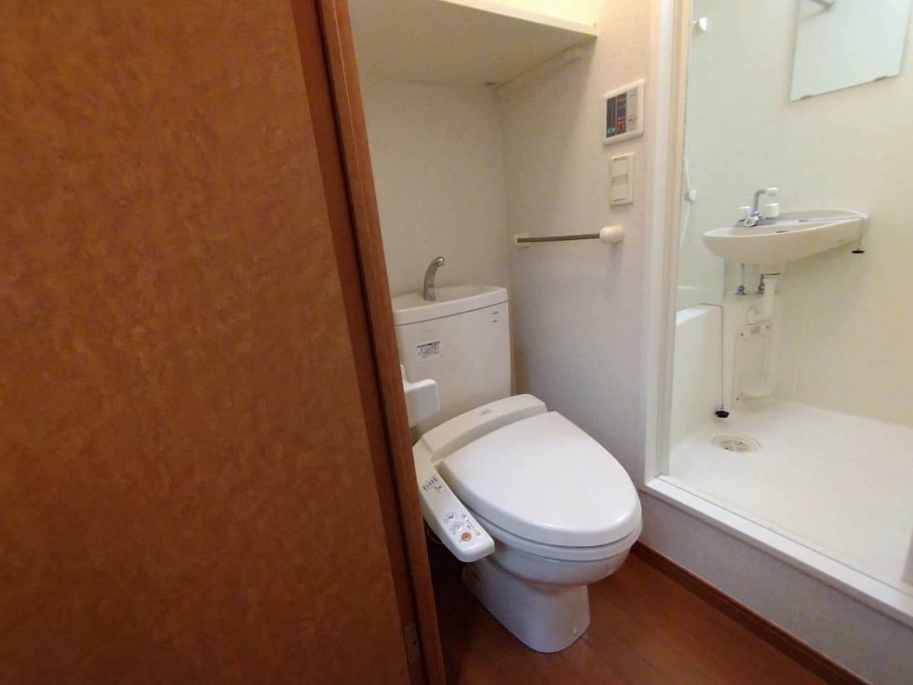 Room image 9