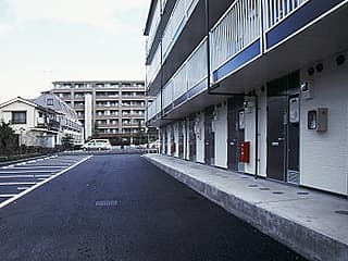 Room image 13