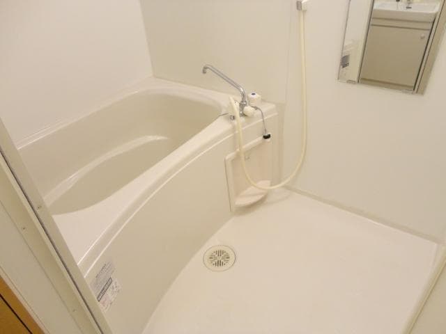 Room image 10