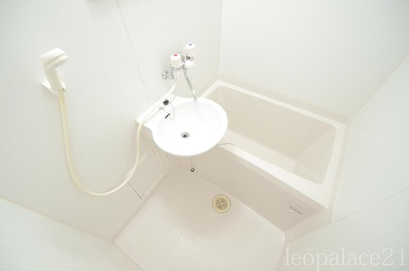 Room image 9
