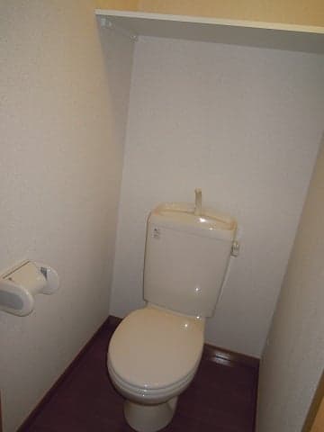 Room image 8