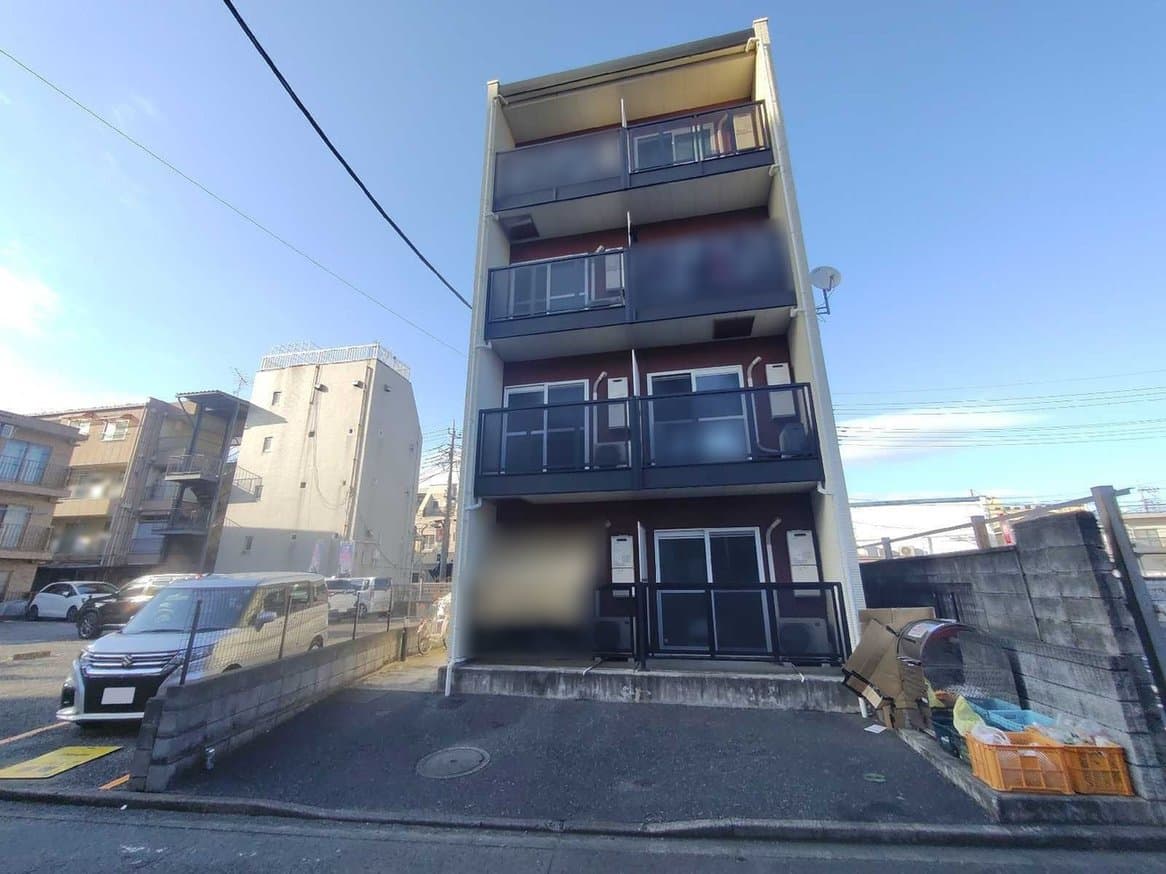 Main exterior of LEONEXT Fussa