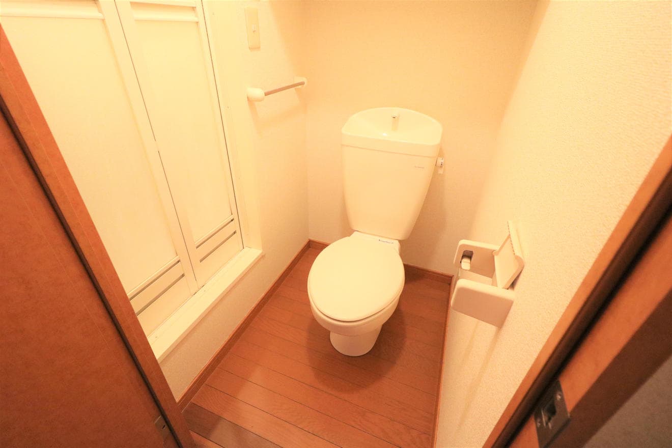 Room image 15