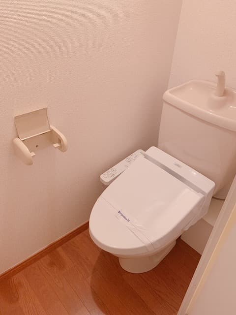 Room image 8