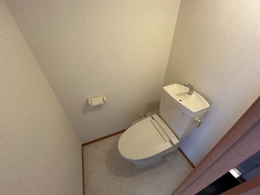 Room image 8