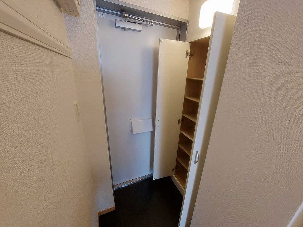 Room image 13