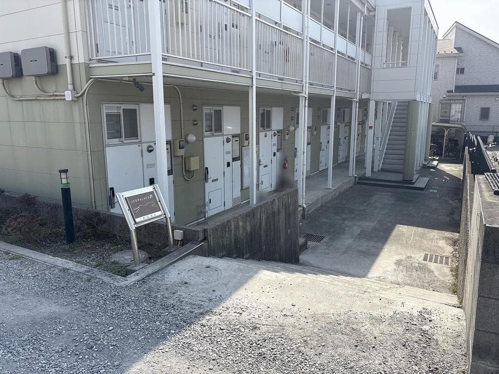 Room image 15