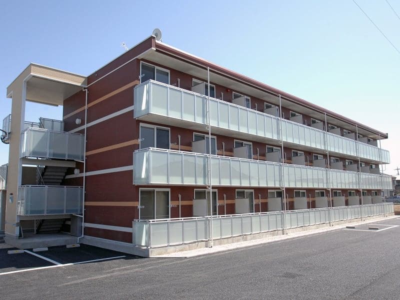 Main exterior of LEONEXT San Quiet II