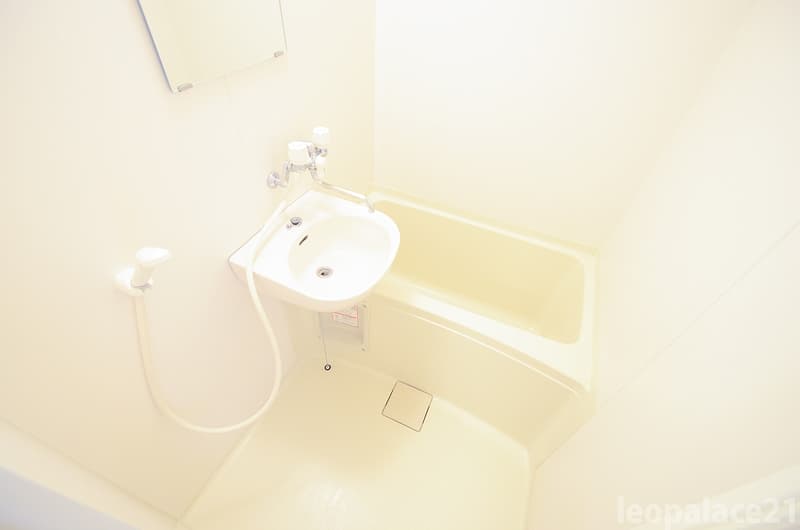 Room image 9