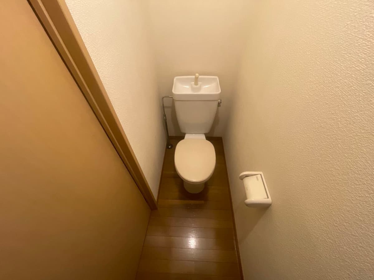 Room image 8
