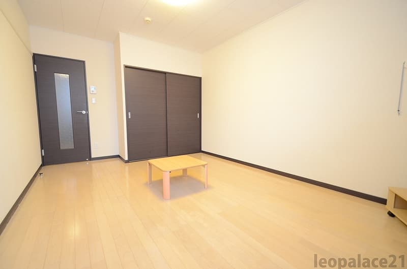 Room image 11