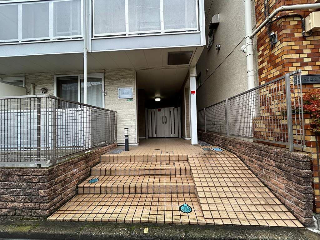Room image 12