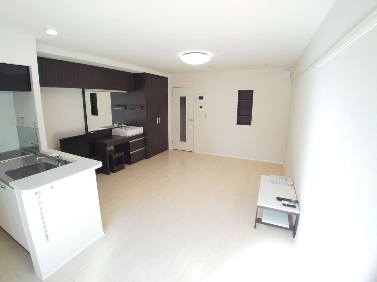 Preview interior of LEONEXT Kei Spirit Sakurazaka