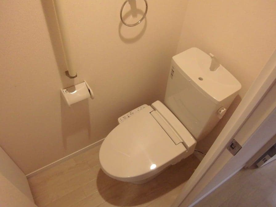 Room image 8