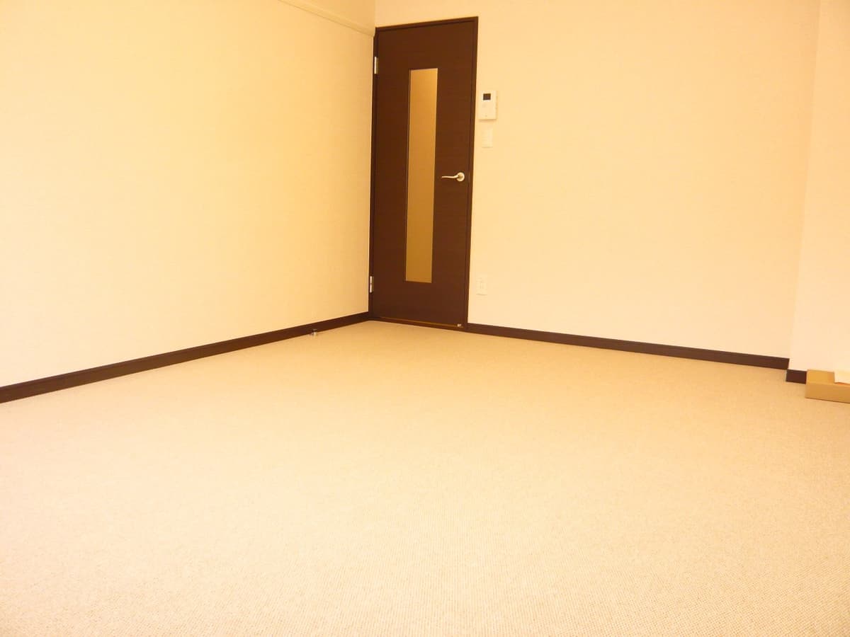 Preview interior of LEONEXT Sayaka