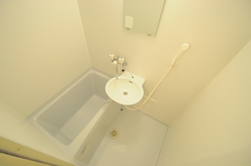 Room image 10