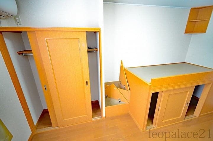 Room image 11