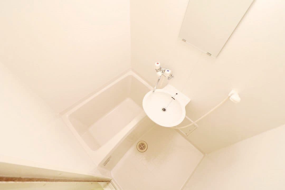 Room image 9