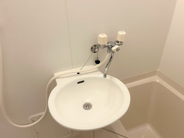 Room image 8