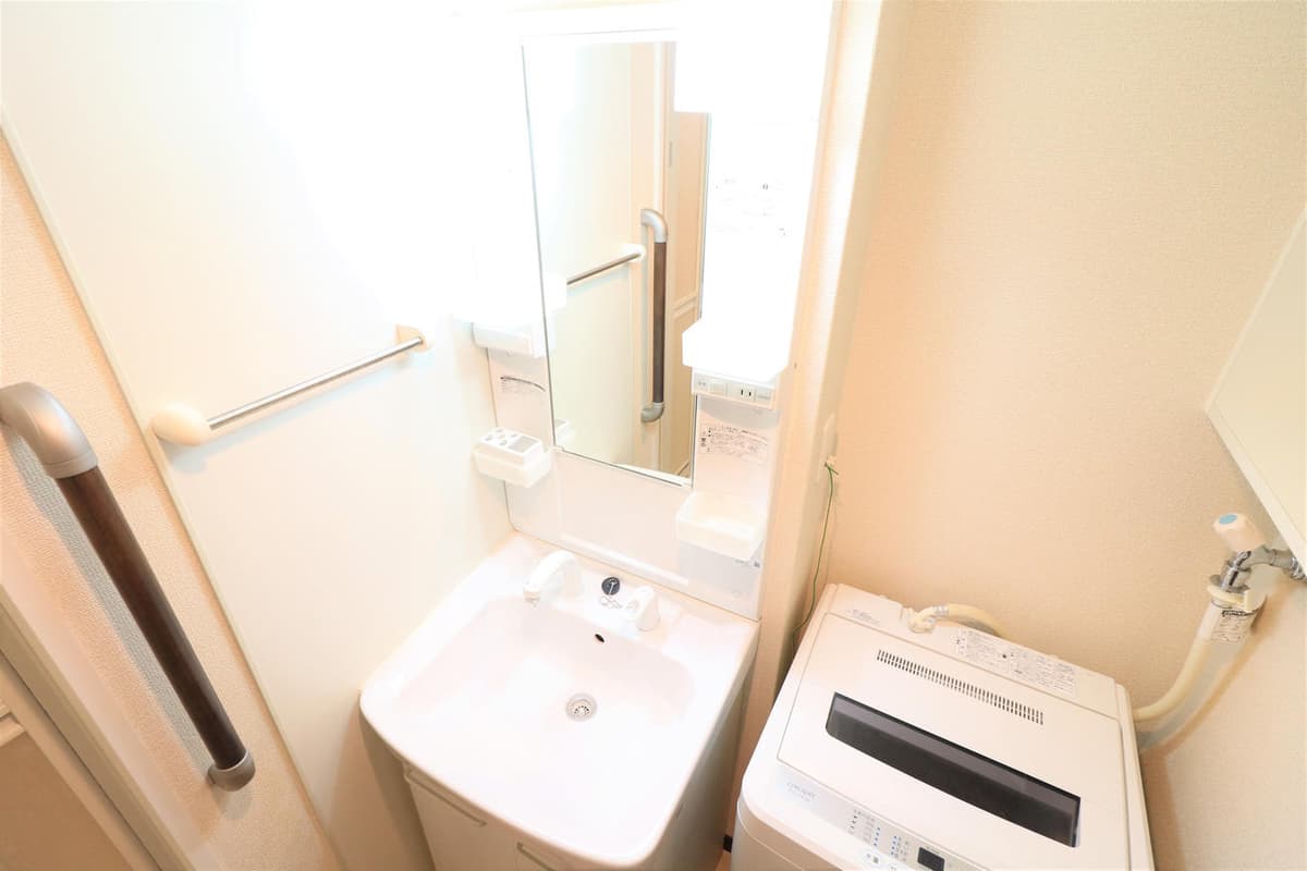 Room image 11