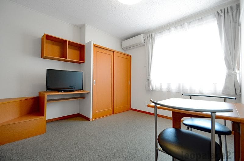 Room image 12