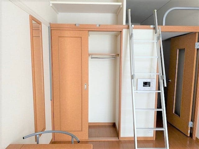 Room image 11