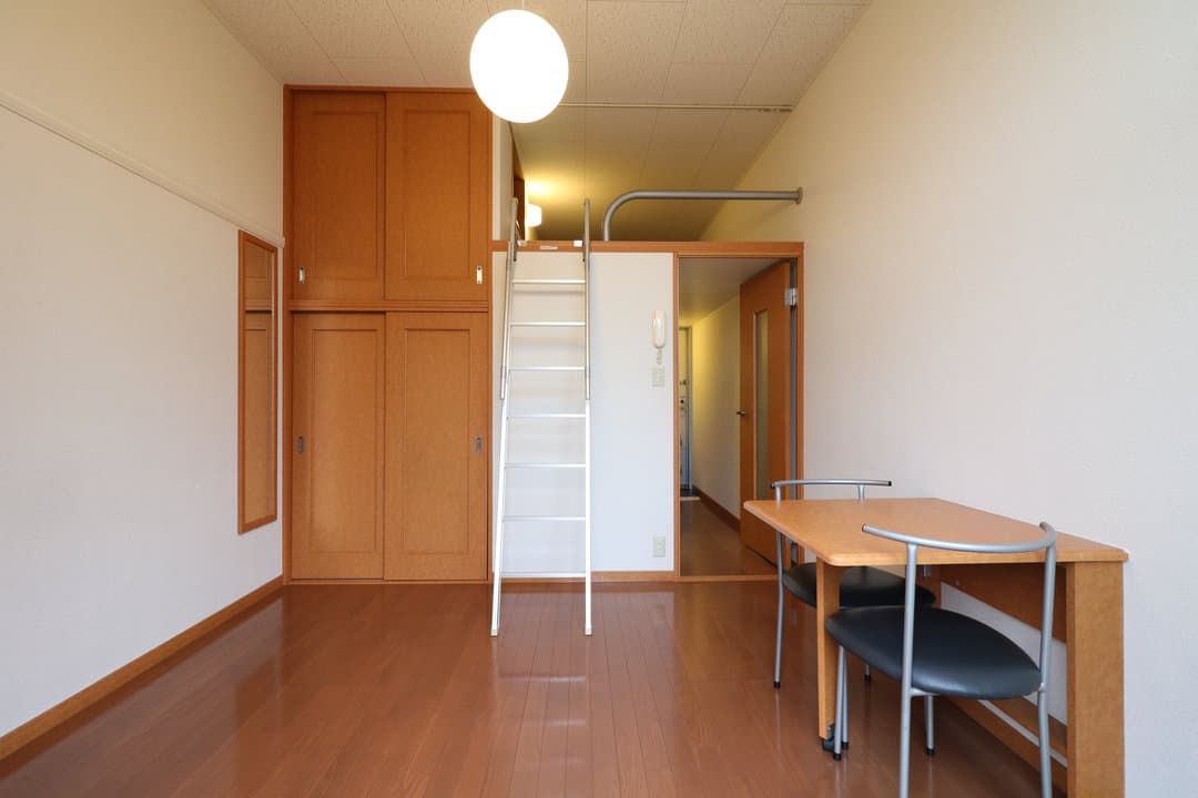 Room image 12