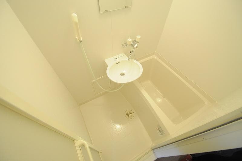 Room image 8