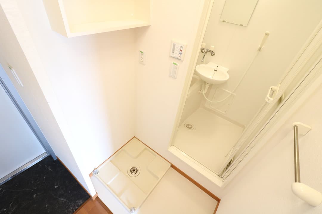 Room image 10