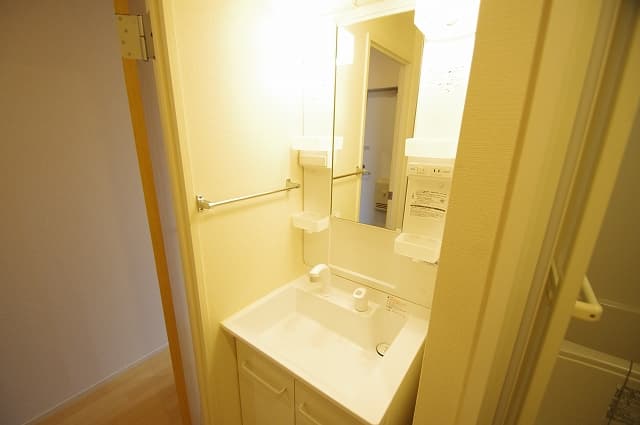 Room image 8