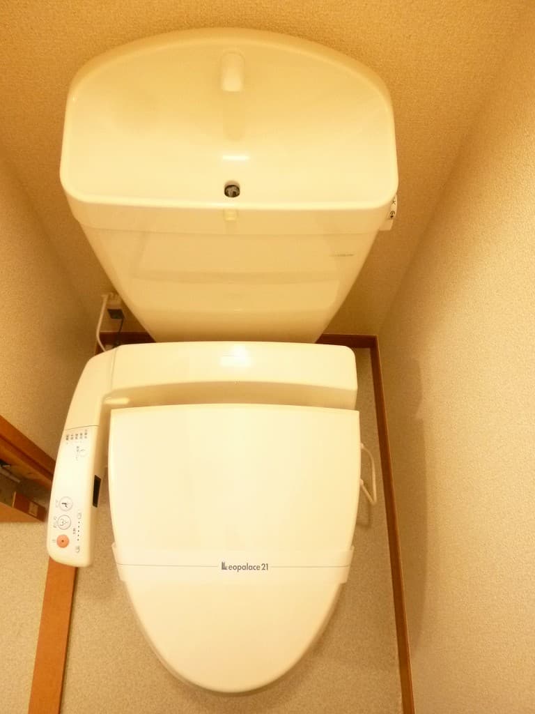 Room image 13