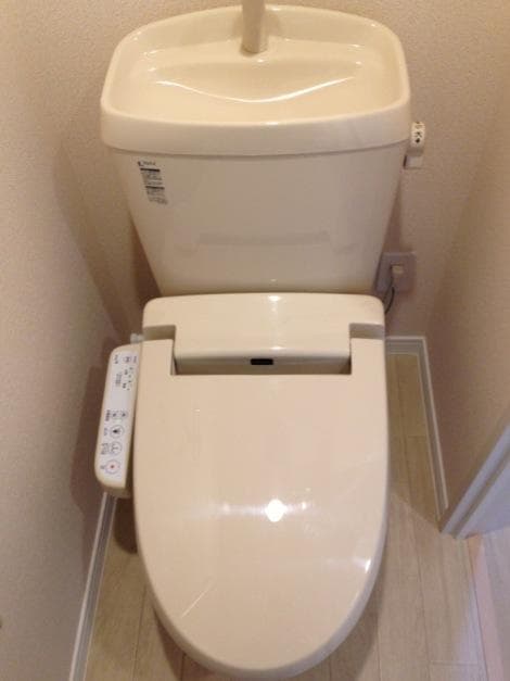 Room image 8