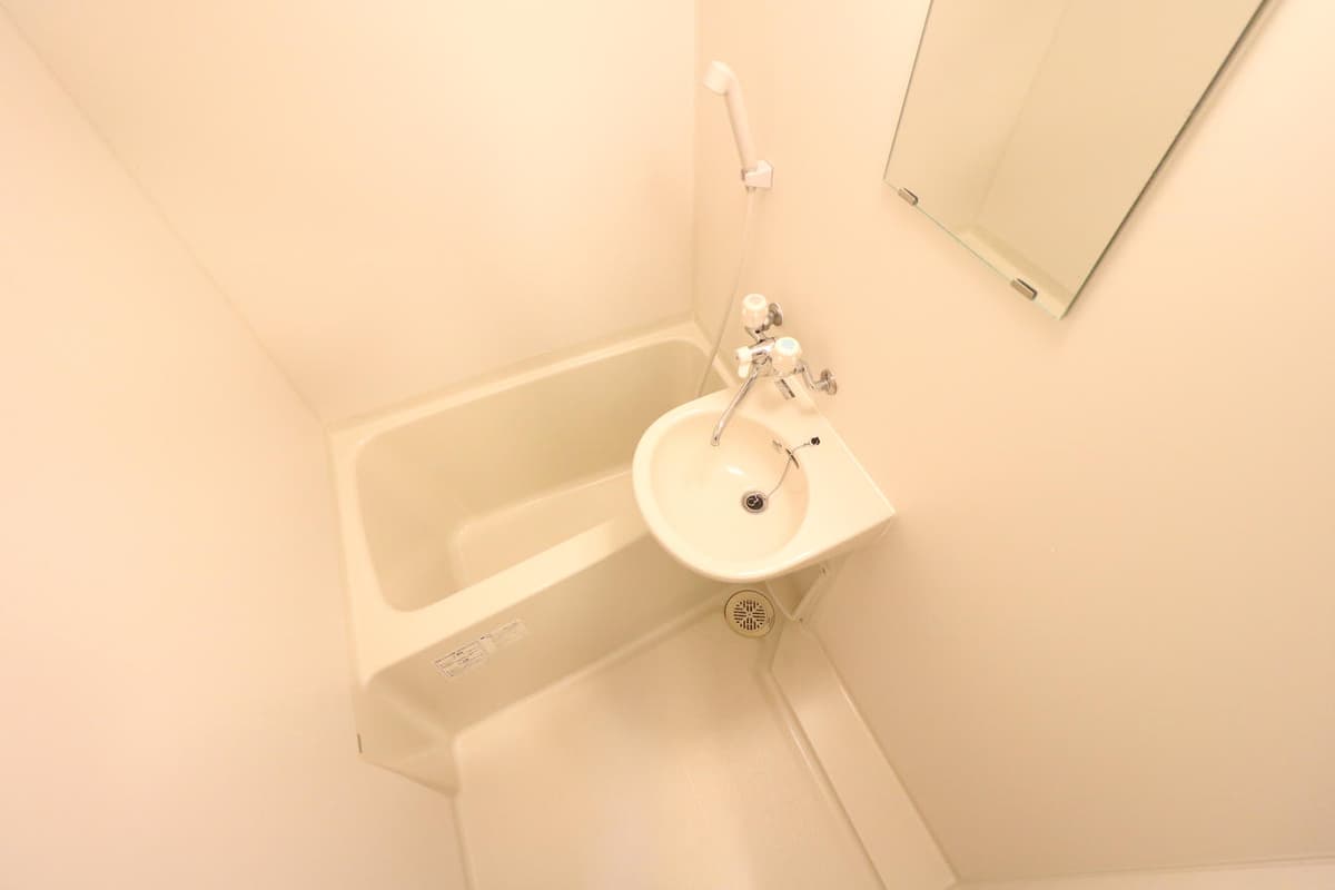 Room image 8
