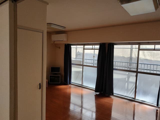 Room image 11