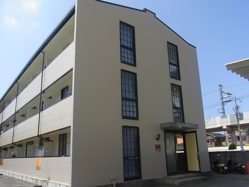 Main exterior of leopalace Ayazono