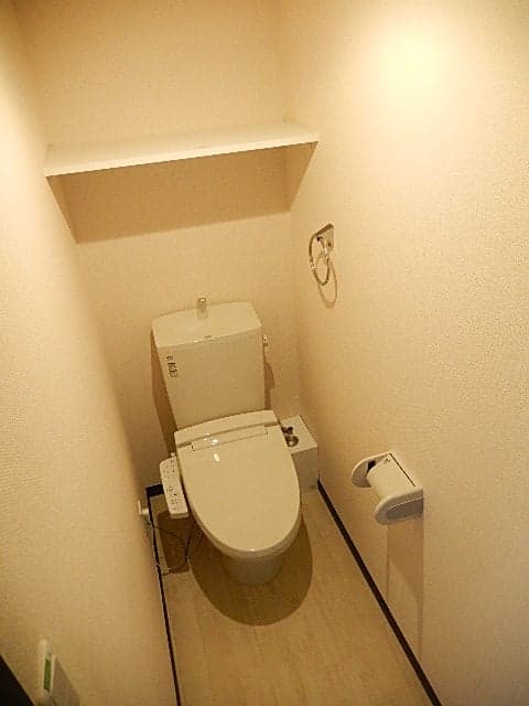 Room image 8