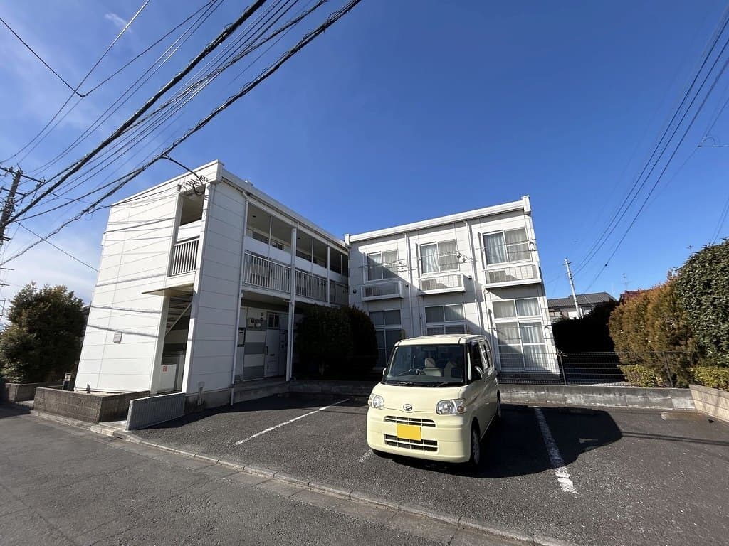 Main exterior of leopalace Hibari Hills