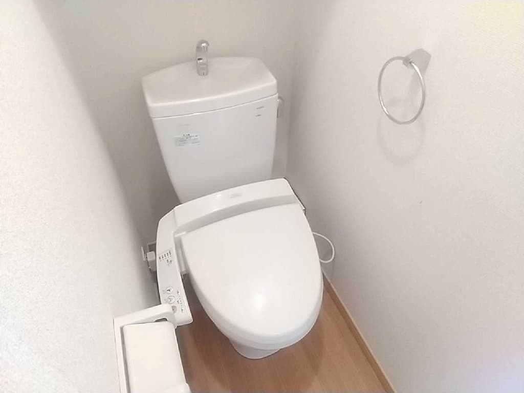Room image 8