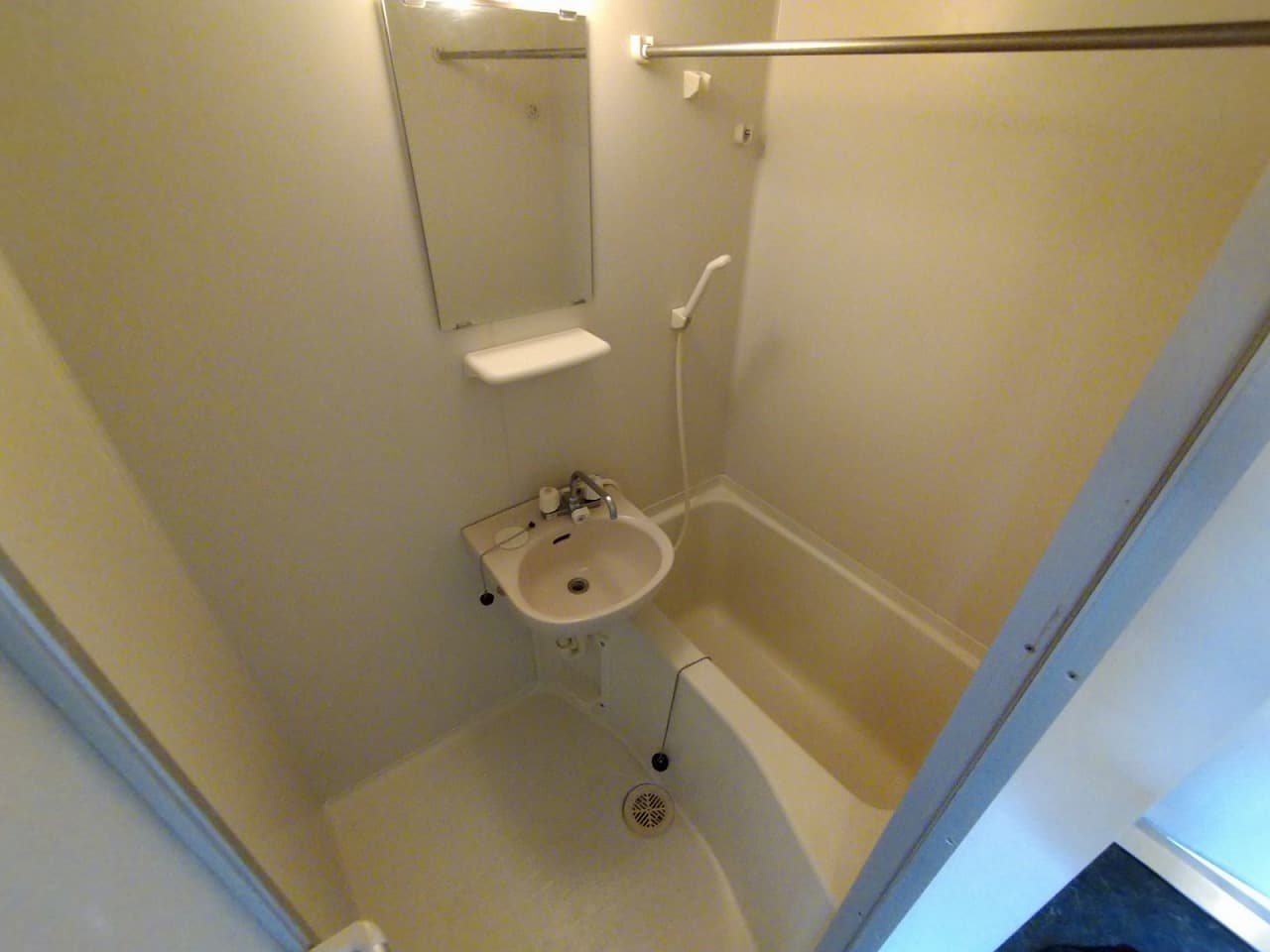 Room image 8