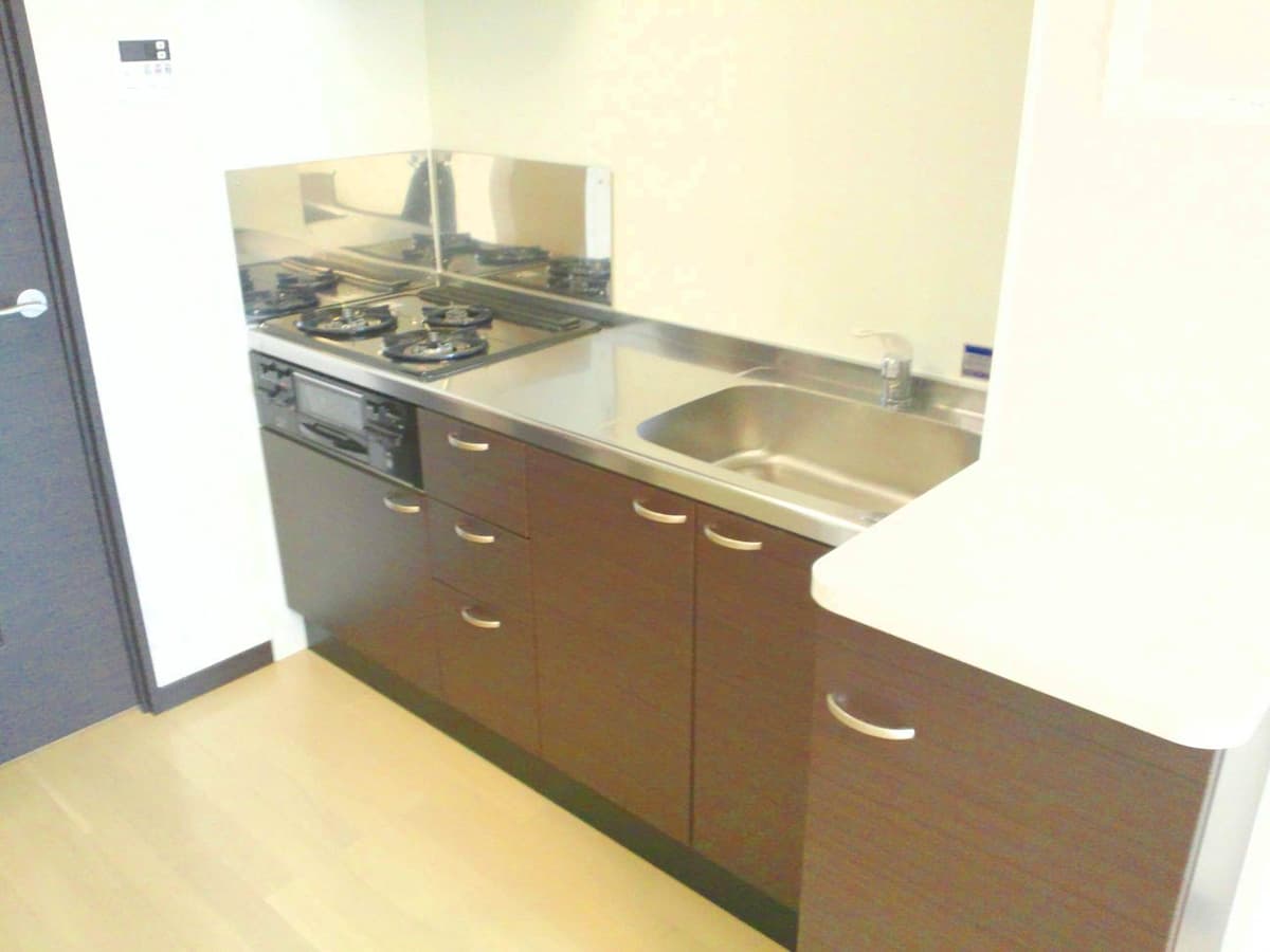 Room image 10