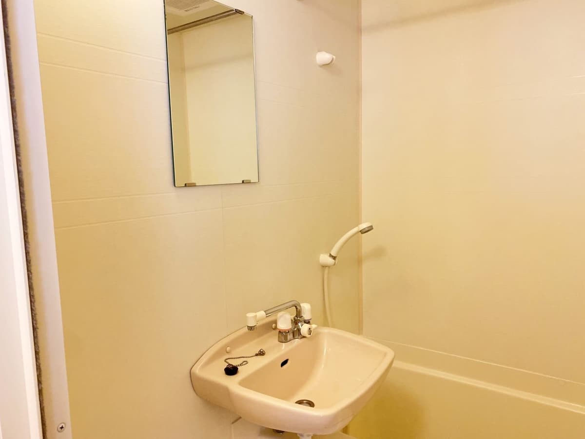 Room image 8