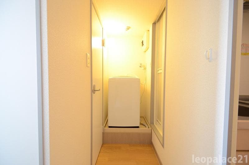 Room image 11