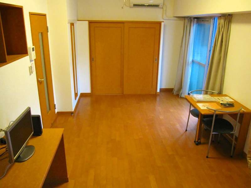 Room image 8