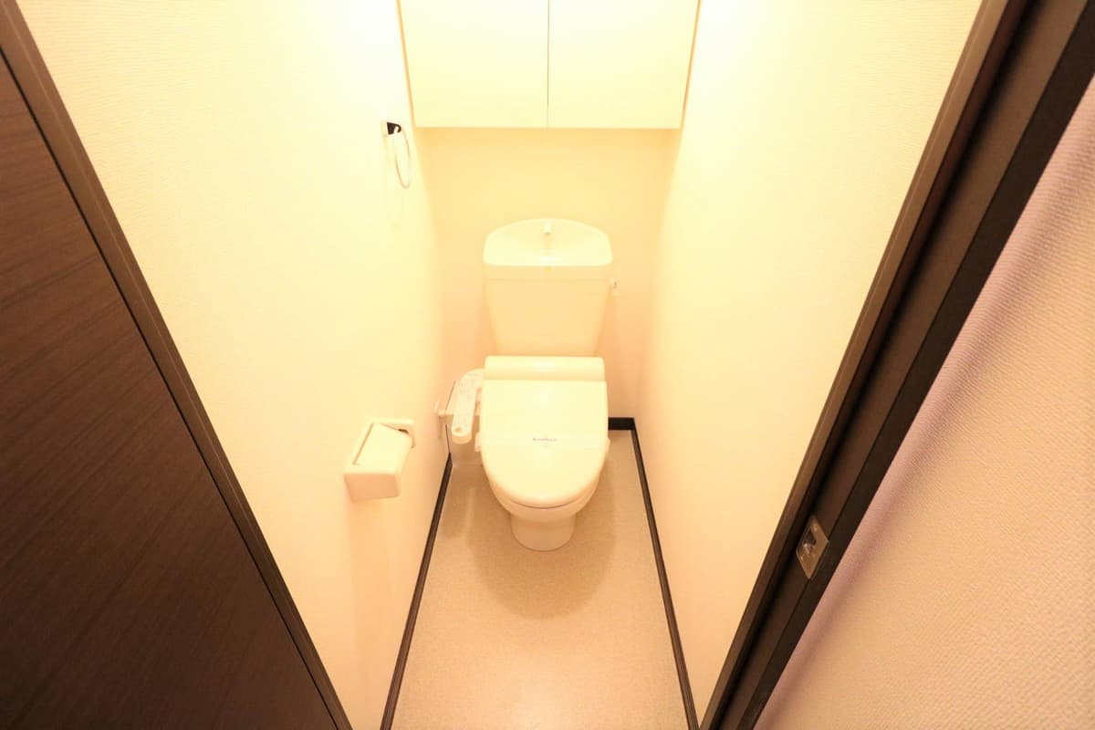 Room image 8