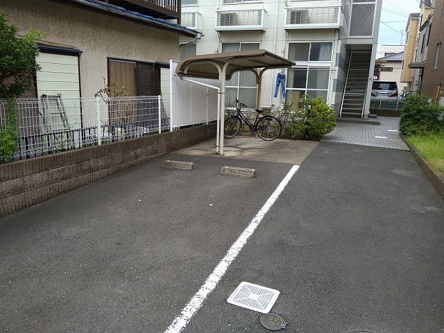 Room image 13