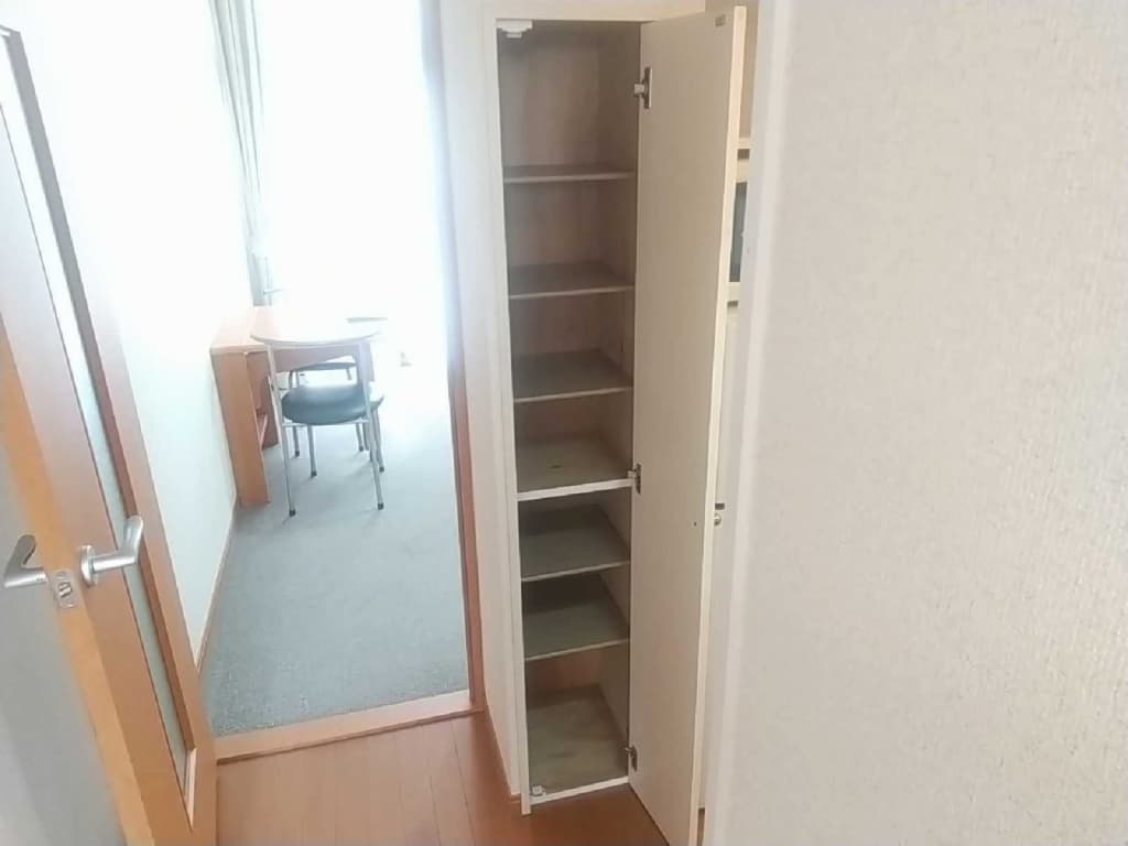 Room image 13