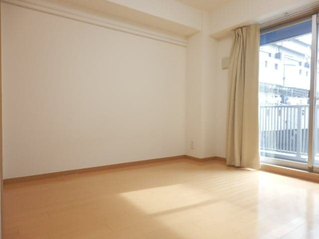 Room image 16