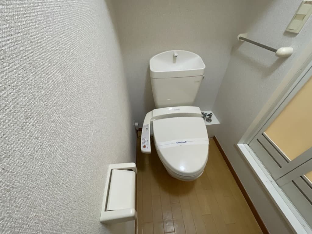 Room image 8