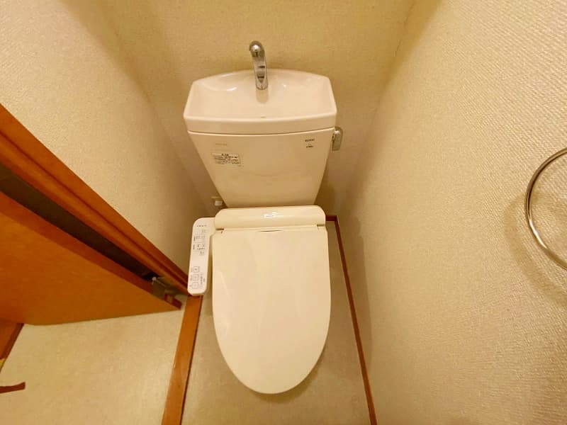 Room image 8